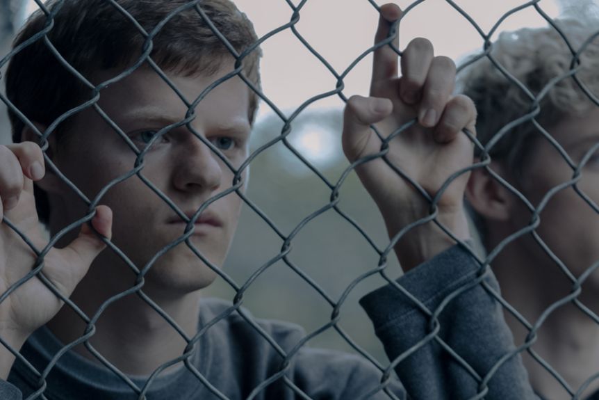 Easterns suburbs beaches closed after fatal shark attack at Little Bay