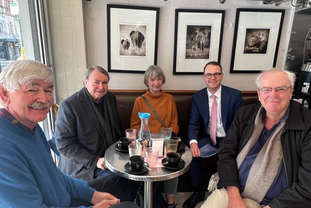 Tensions mount over Oxford Street bike lanes