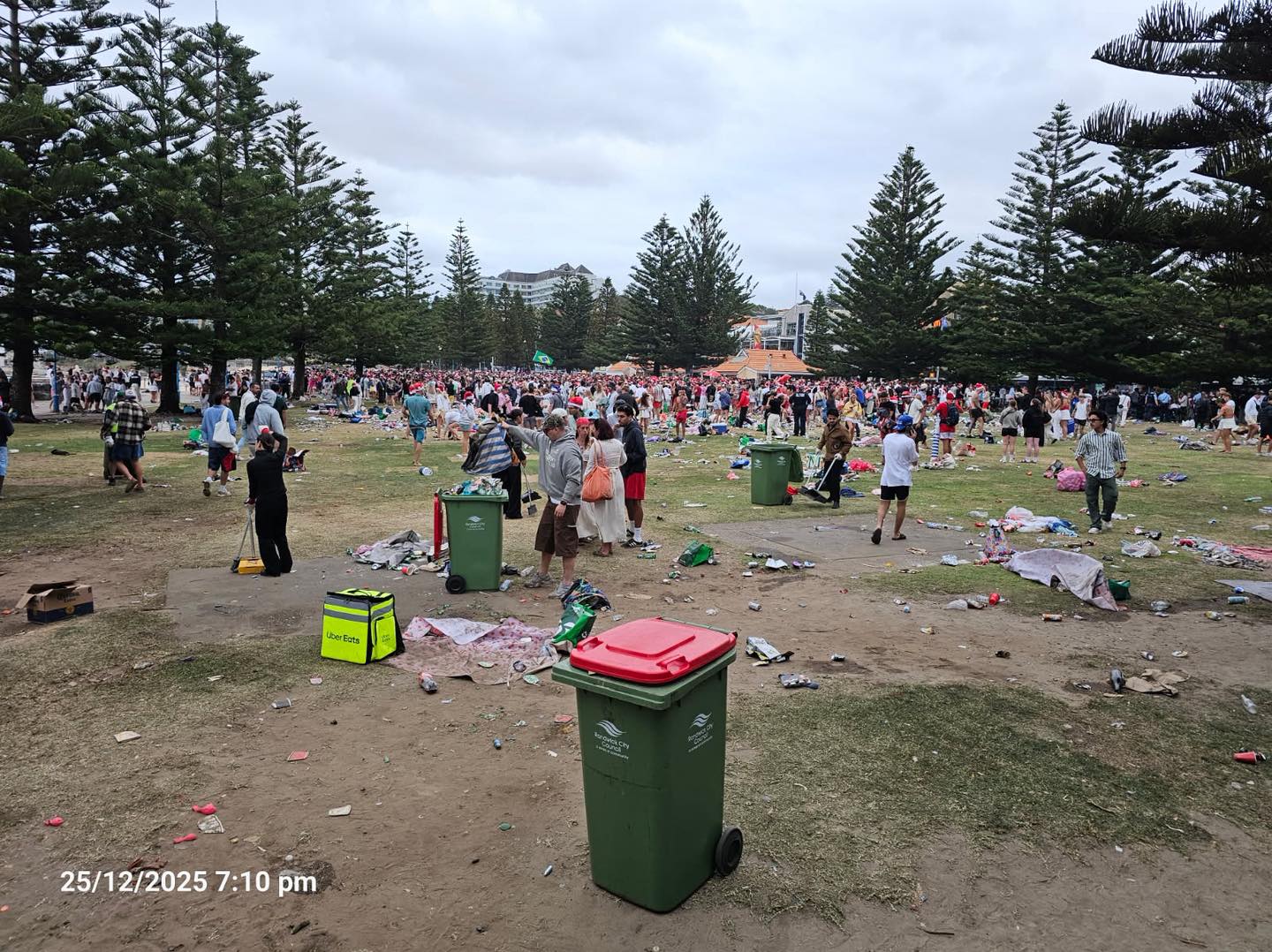 Woollahra Bans Beach-Drinking On Australia Day, As Christmas Revellers Swarm Coogee