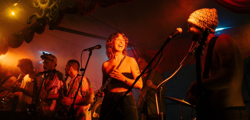 Hakumba Bring Joy to Mothership Slipway