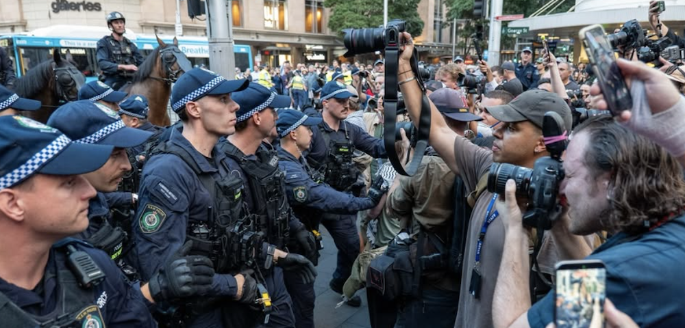 Police Inquiry Into Alleged Police Violence At Herzog Protest Launched