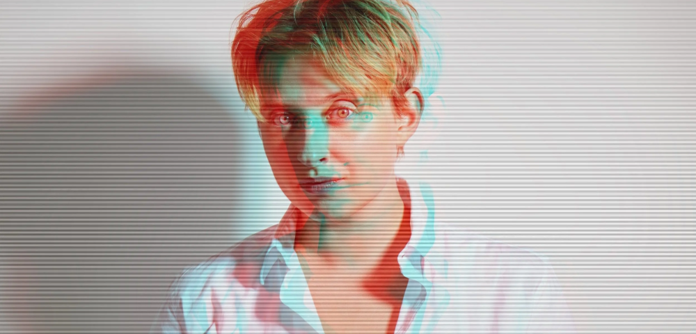 ‘BABYFLEAREINDEERBAG’: A Biting Pitch That Puts Performance Under Pressure