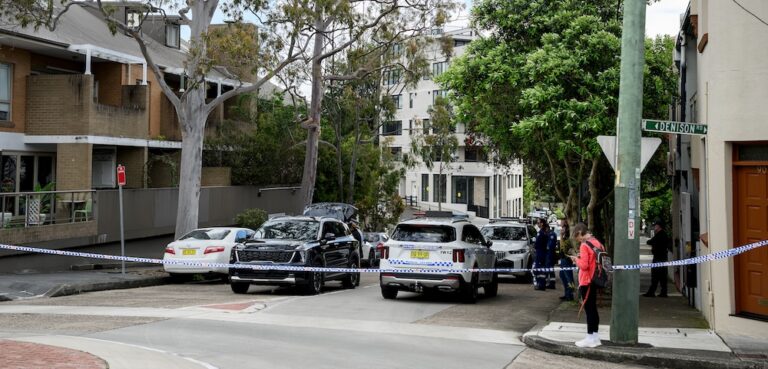 Armed man dulwich hill