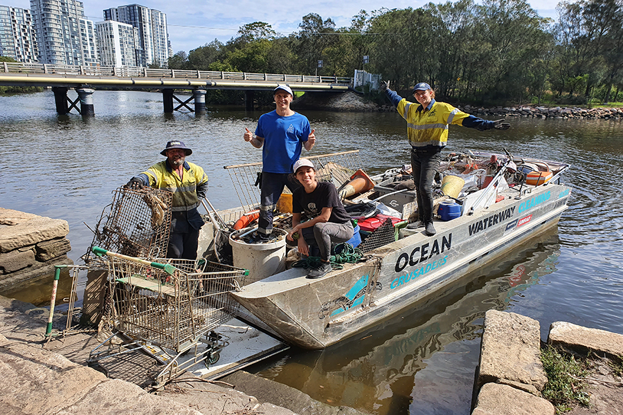 Cooks River clear-up collects tonnes of crap