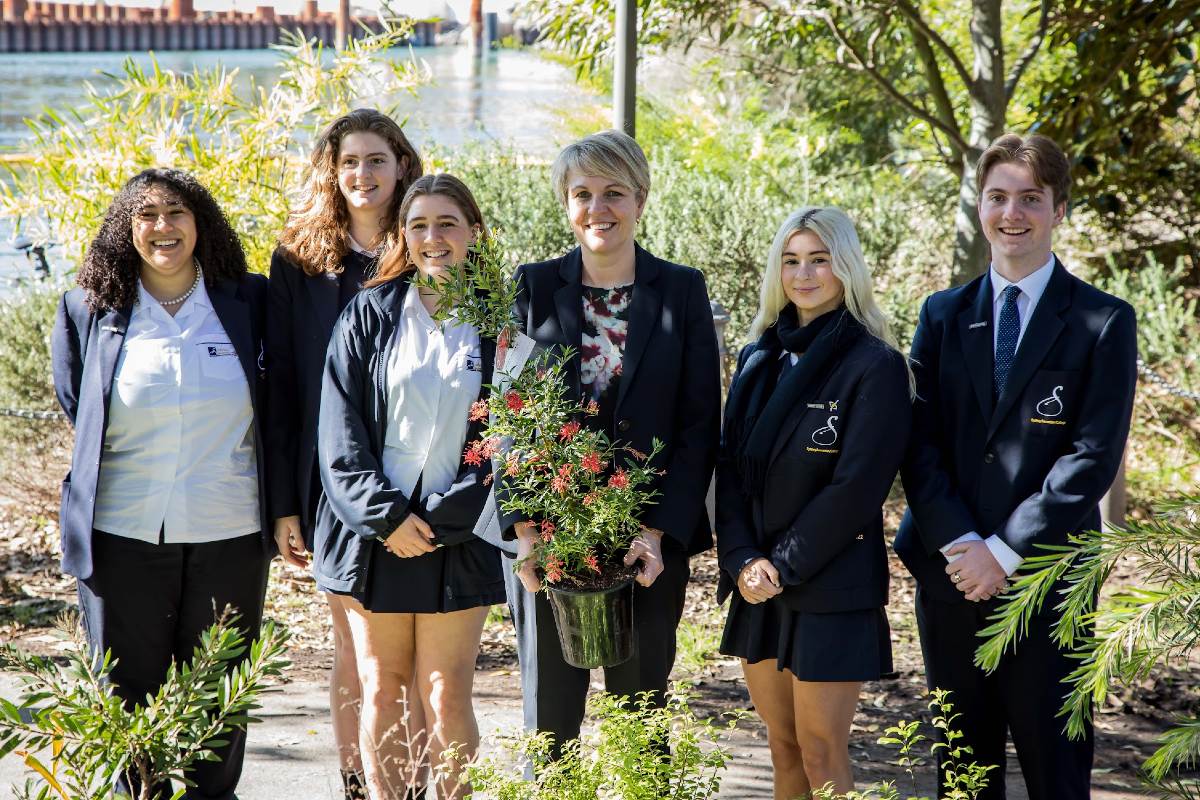 Tanya Plibersek visits Sydney Secondary College for School Tree Day