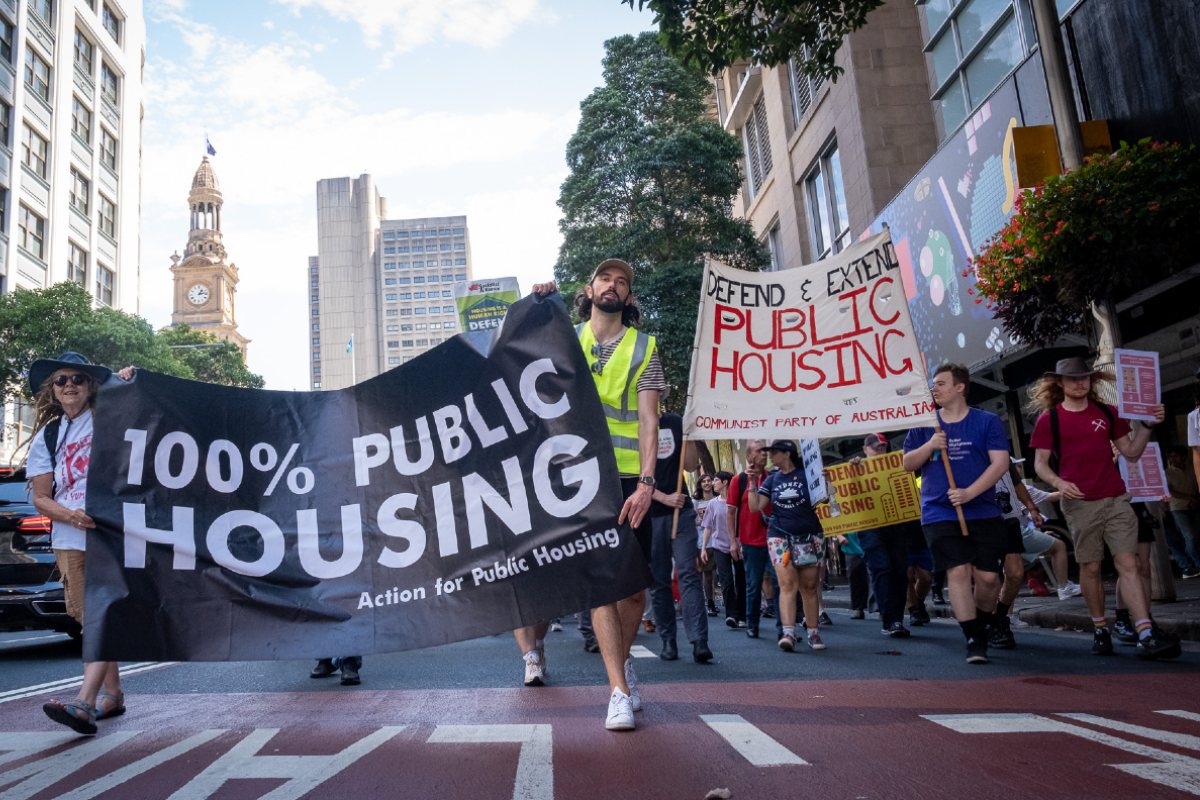 Defend public housing rally calls on government to keep housing in public hands