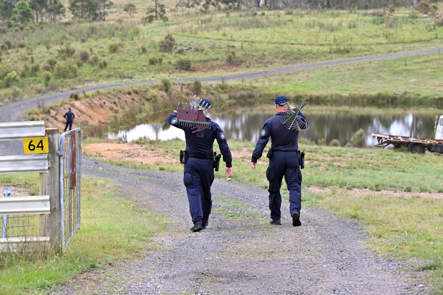 Police divers search NSW dams for bodies of Jesse Baird and Luke Davies